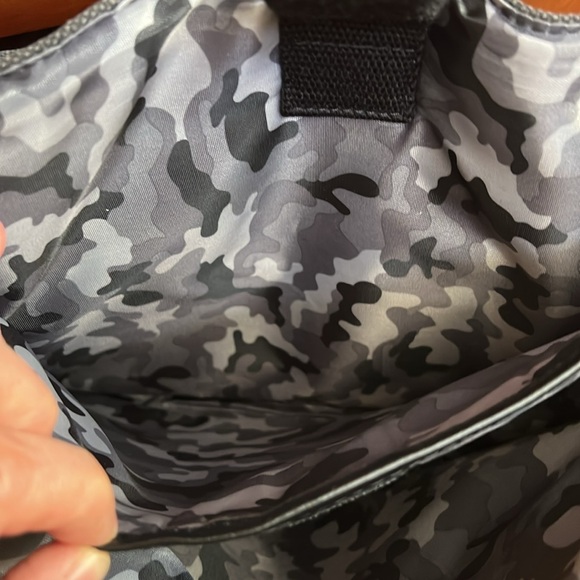 Kenneth Cole Reaction, Canvas laptop, book bag messenger bag NWOT gender neutral - Picture 11 of 17